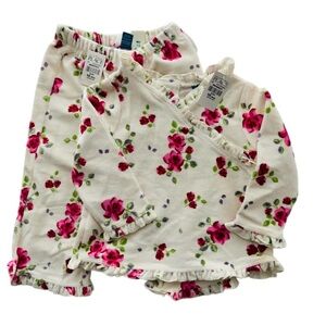 NWT Baby Girl Velvet Floral Matching Set. Size 18 Months.